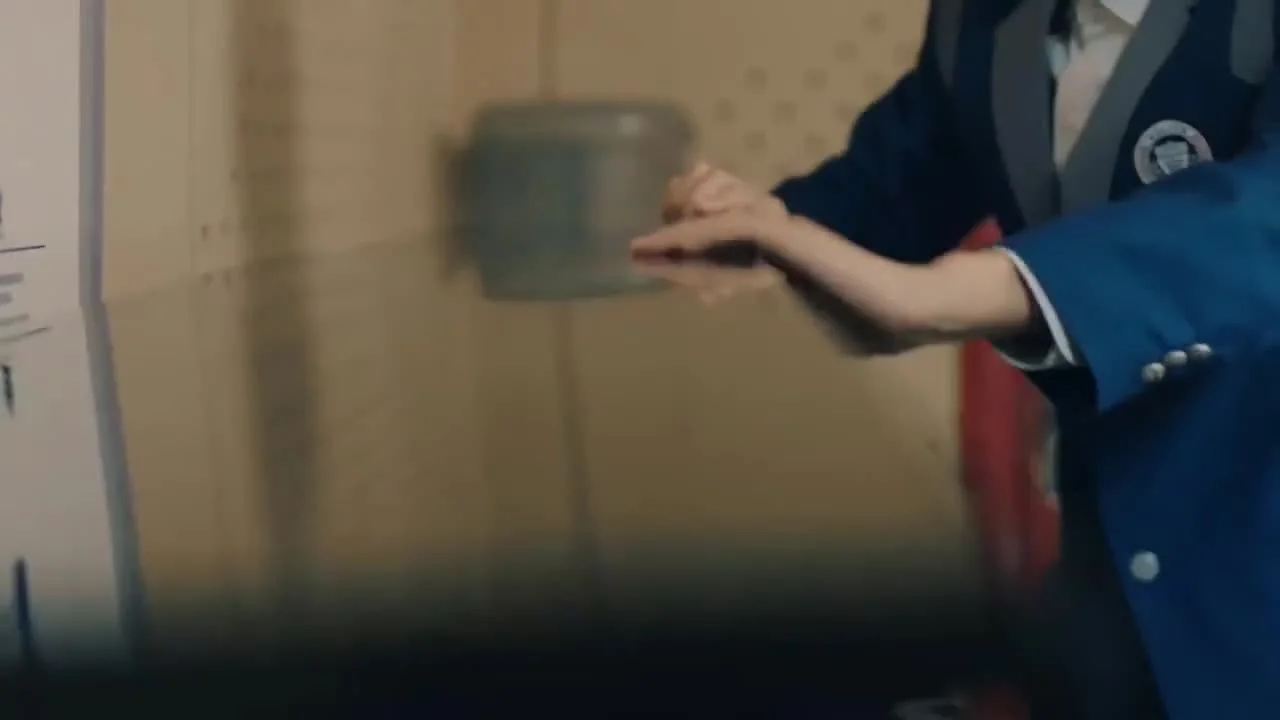 Яркая девчонка