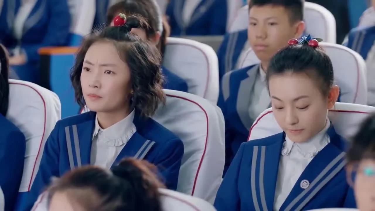 Яркая девчонка