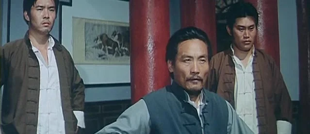 Треугольная дуэль