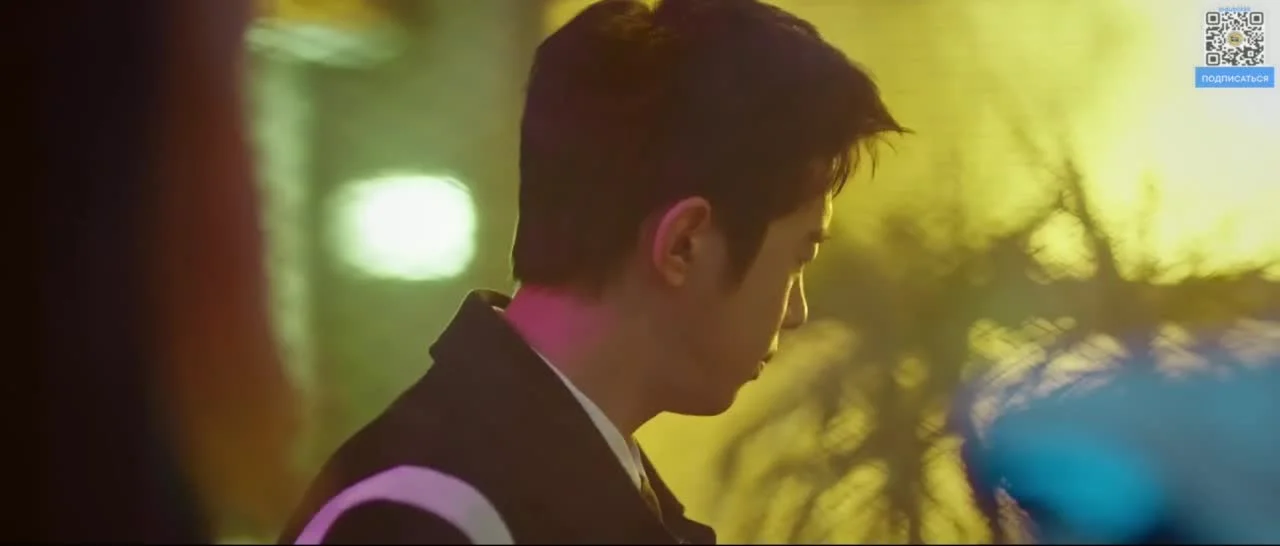 Робот в апельсиновом саду