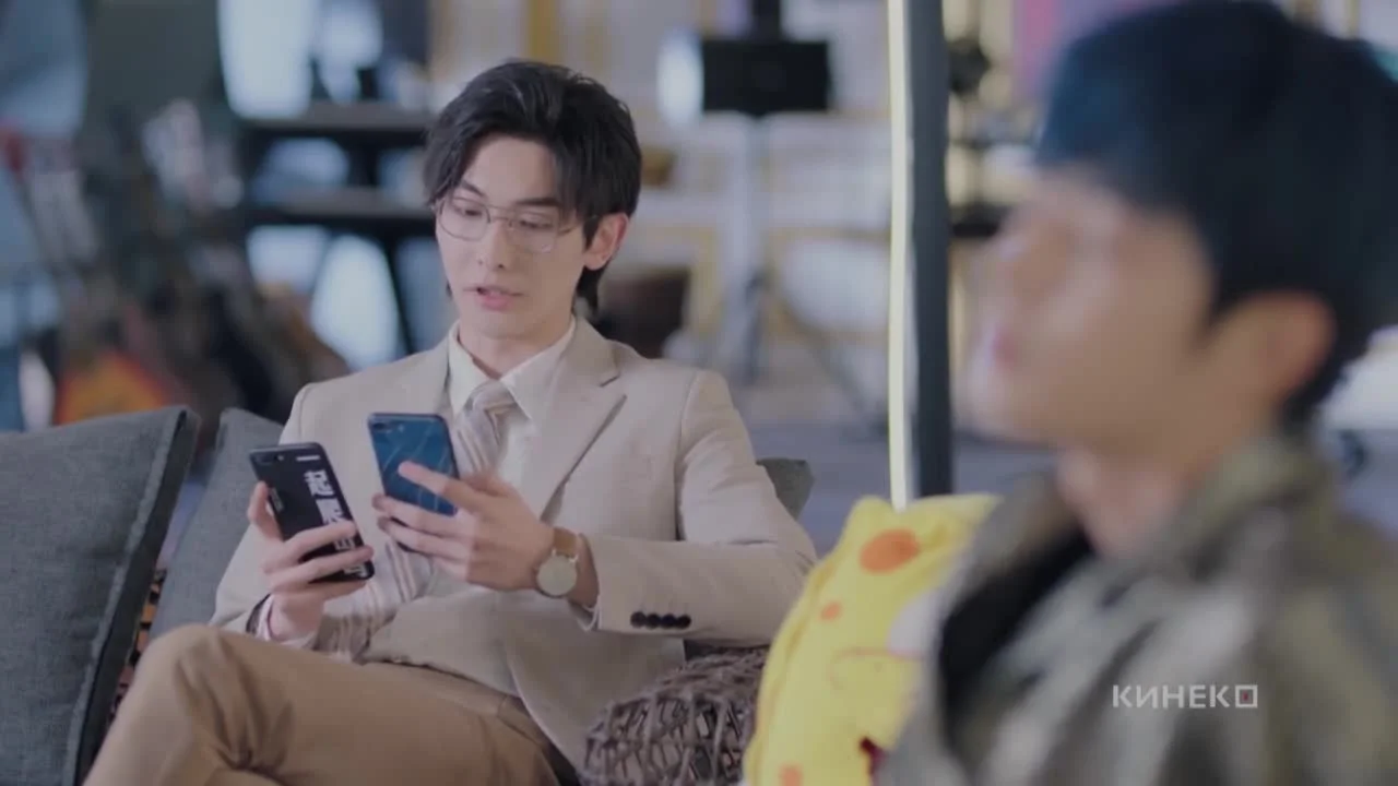 Это же учитель!