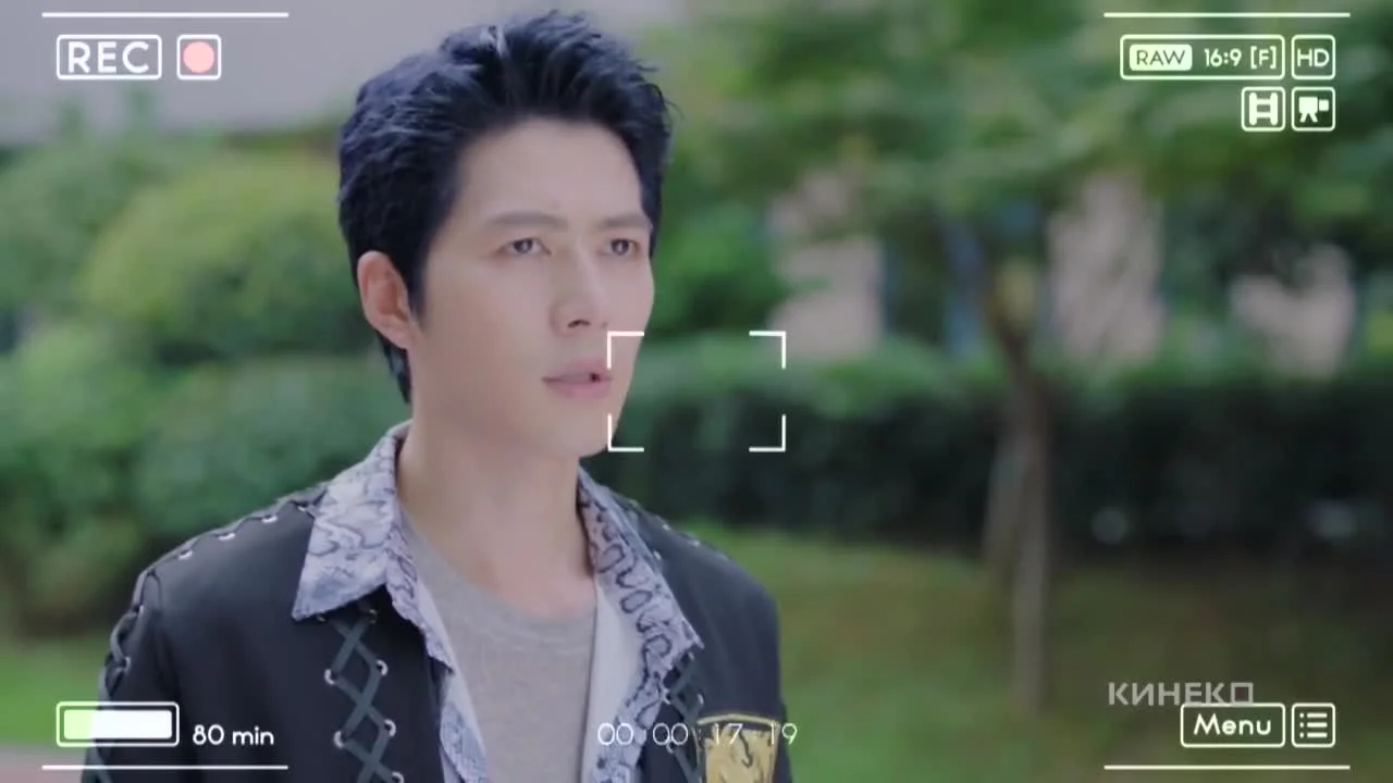 Это же учитель!