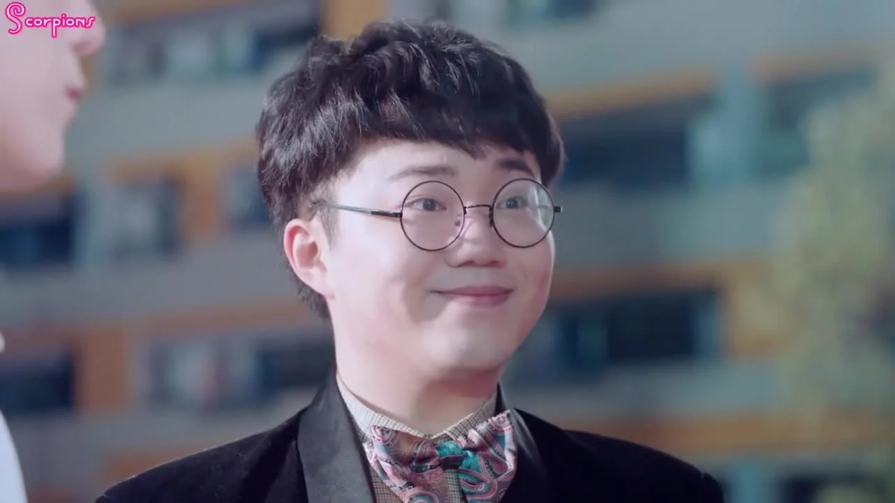 33 первых поцелуя