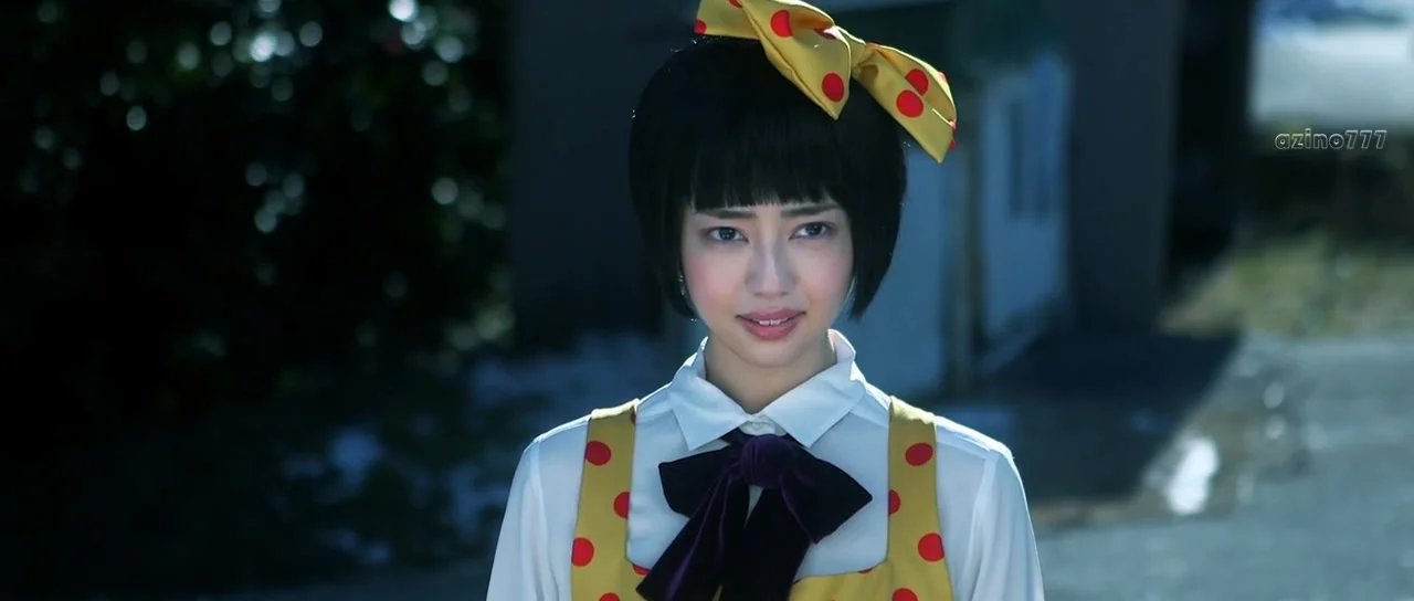 Девушка с камелиями