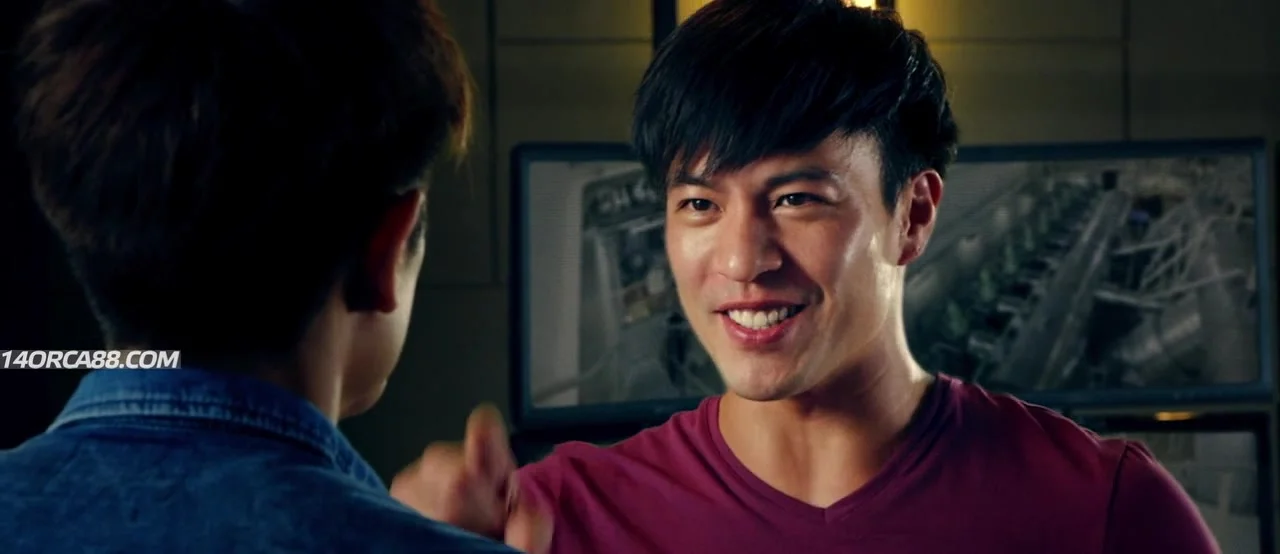 Под прикрытием: Удар и пистолет