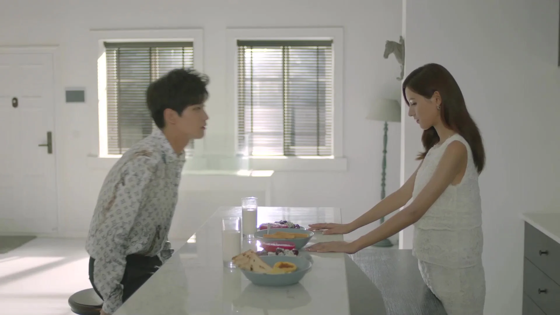 Не могу обнять тебя