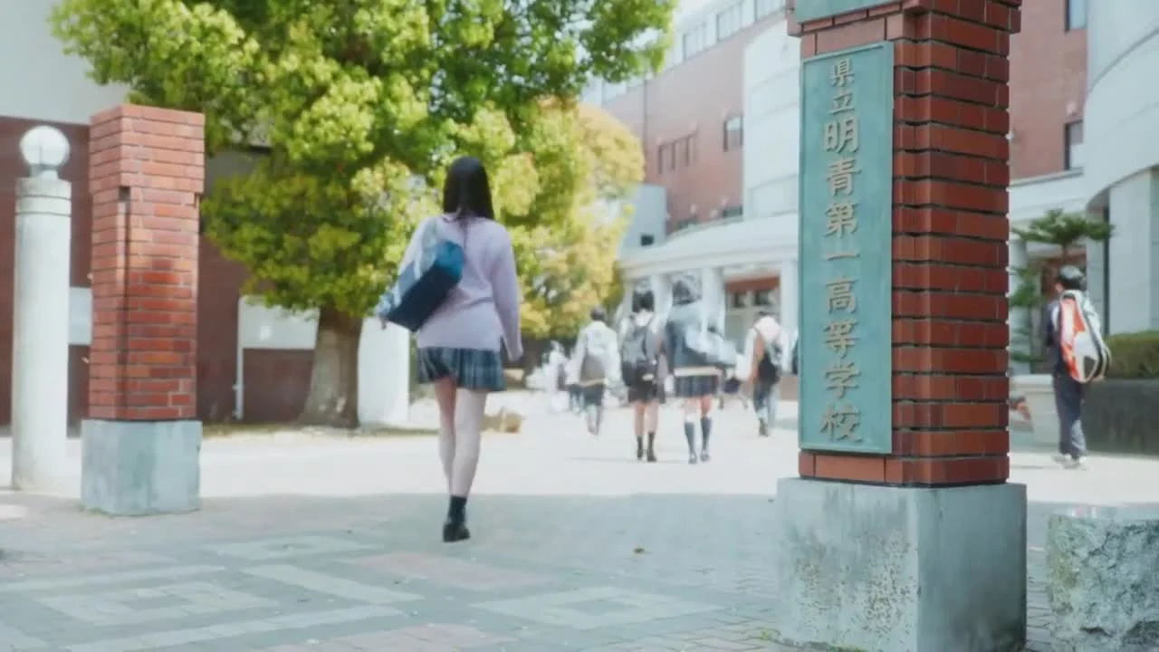 Весна коротка, влюбляйтесь, мальчики