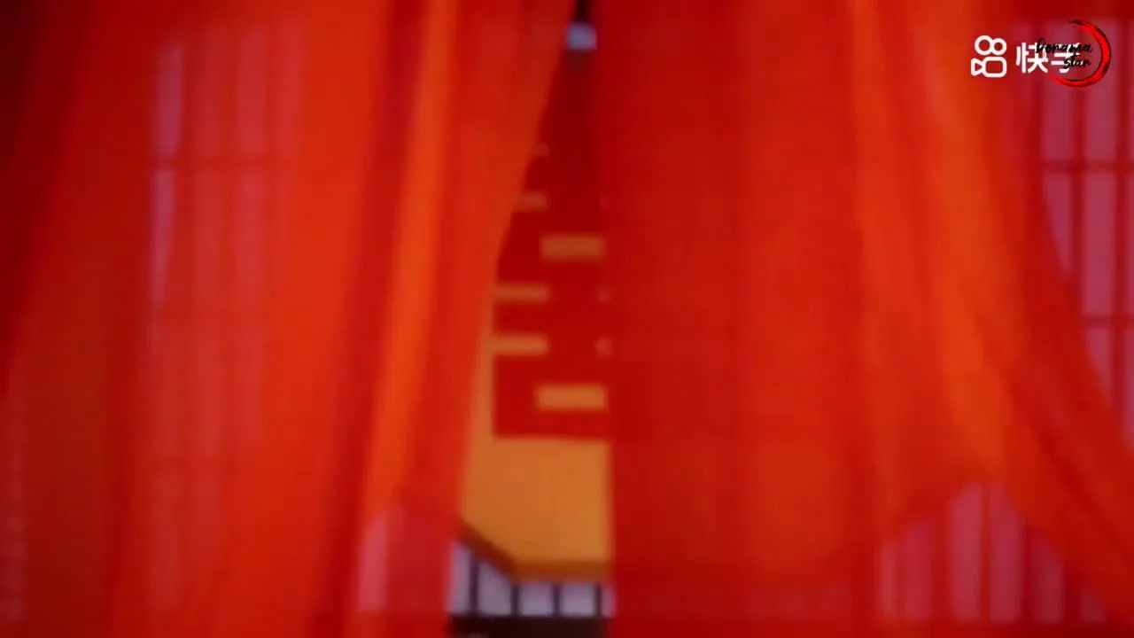 Тайный страж с красными рукавами