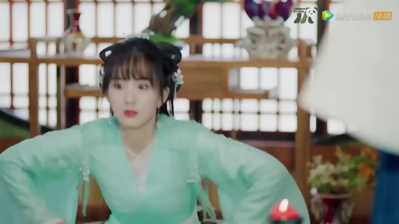 Королева драмы в персиковом цвете