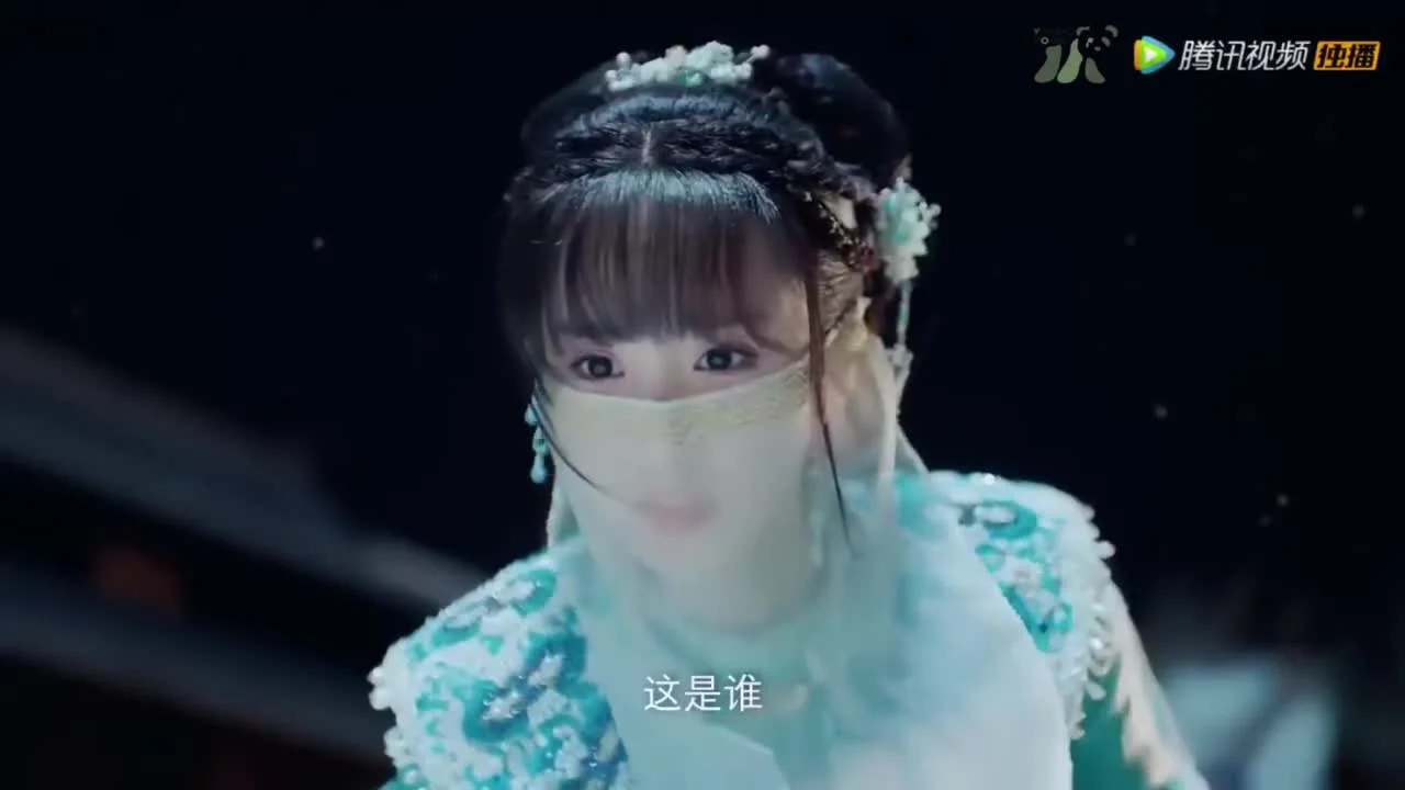 Королева драмы в персиковом цвете