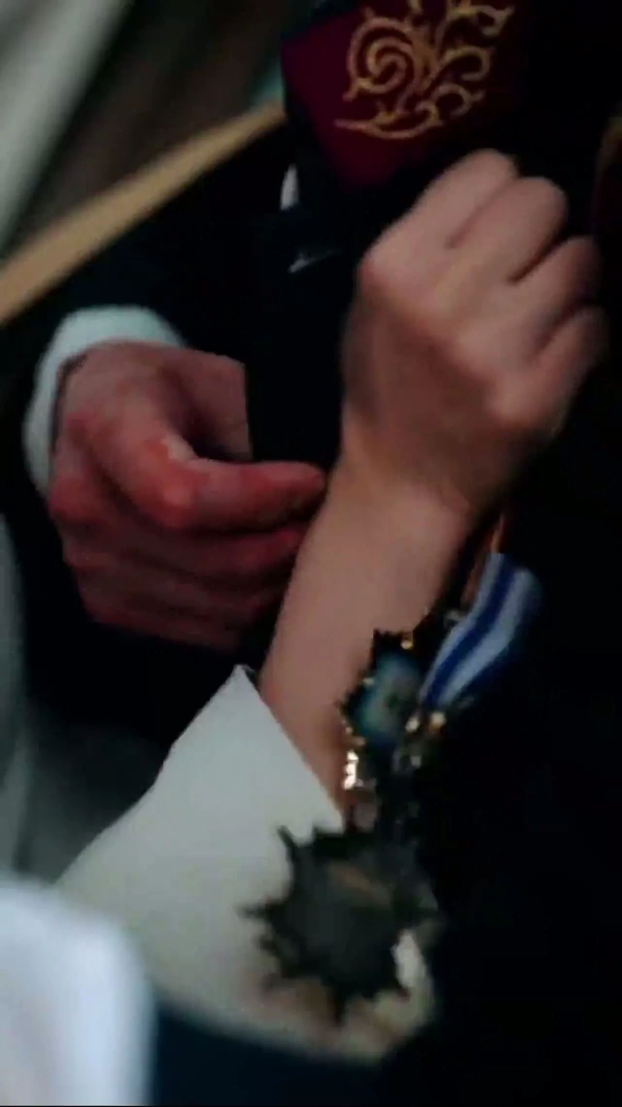 Молодой генерал, ваша жена снова сбежала